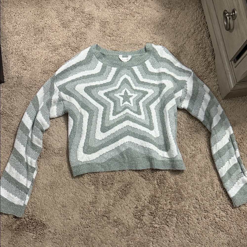 No Boundaries Green and White Star Sweater
